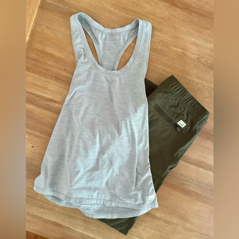 Vuori Heather Gray Tank, Small